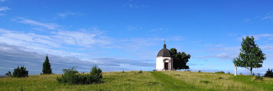 Kapelle, Himmel. Foto: photosforyou, Pixabay.