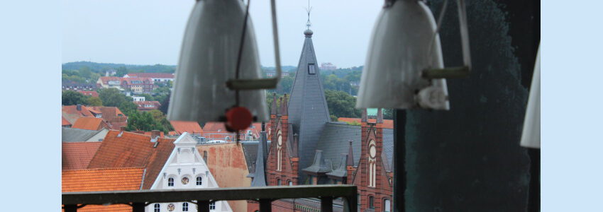 Blick vom Glockenspiel auf die Stadt. Foto: Hansestadt Lüneburg.