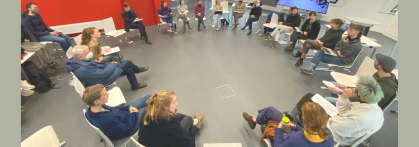 Leuphana-Besetzung: Gespräch mit der Universitätsleitung am 21.12.2022. Foto: End Fossil: Occupy Lüneburg