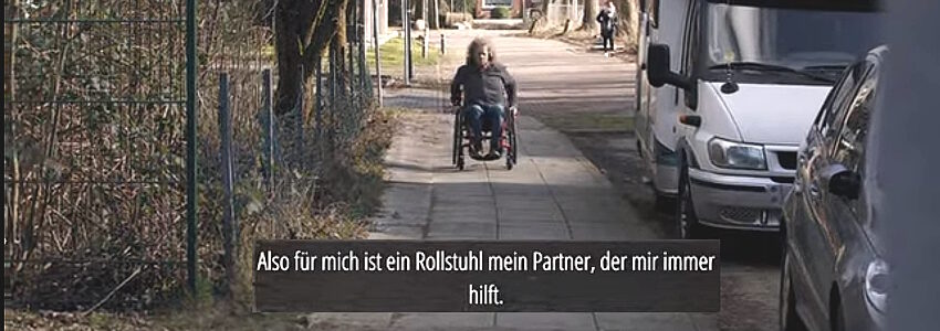 Frauke Ziegler. Screenshot aus dem Film "Ein-Blick in meine Welt", Lebenshilfe Lüneburg-Harburg.