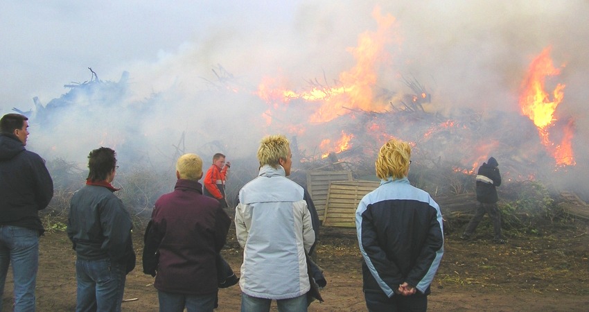 Osterfeuer. Foto: douweoosterveen, Pixabay.