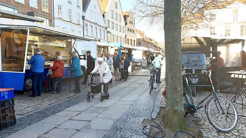 Foto: FUSS e.V. Lüneburg. Traurig, wenn Menschen, die mit einer Behinderung zurechtkommen müssen, im öffentlichen Raum zusätzlich benachteiligt sind.