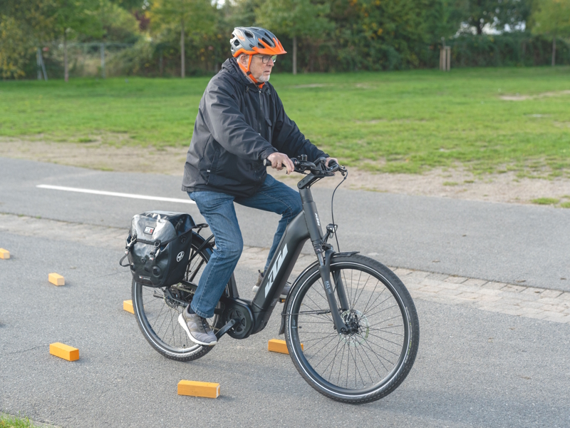 Teilnehmer beim E-Bike-Kurs im Oktober 2022. Foto: Polizeiinspektion Lüneburg/Lüchow-Dannenberg/Uelzen