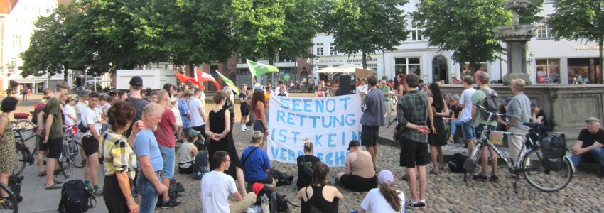Kundgebung zum Weltflüchtlingstag, 20.06.2023, Marktplatz Lüneburg. Foto: Lüne-Blog, J. Korn.
