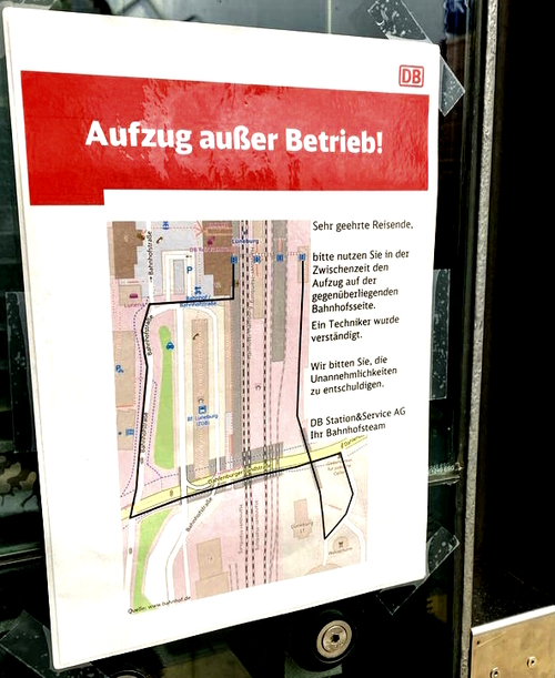 Aufzug im Bahnhof Lüneburg defekt: Empfohlene Umleitung. Foto: Malte Hübner.
