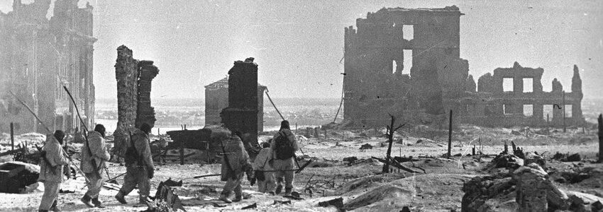 Foto: Stalingrad 1943, RIA Novosti archive, Bildnr.: #602161 /Zelma/CC-BY-SA 3.0/Wikimedia. Zentrum von Stalingrad nach der Befreiung.