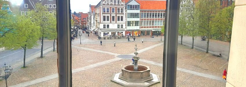 Blick vom Rathaus auf den Marktplatz Lüneburg. Foto: Lüne-Blog.