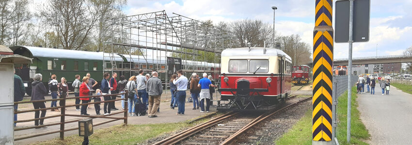 Betriebsgelände der Arbeitsgemeinschaft der Eisenbahnfreunde Lüneburg mit "Ameisenbär". Foto: Lüne-Blog.