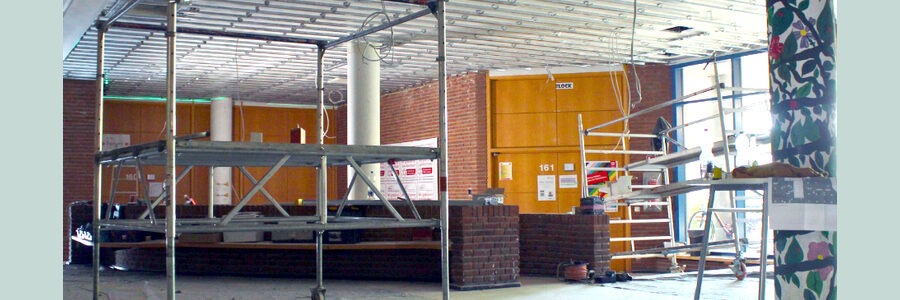 An der BBS I werden derzeit die Decken im Hauptgebäude erneuert. Die Sanierung soll noch in diesem Jahr abgeschlossen werden. (Foto: Landkreis Lüneburg)