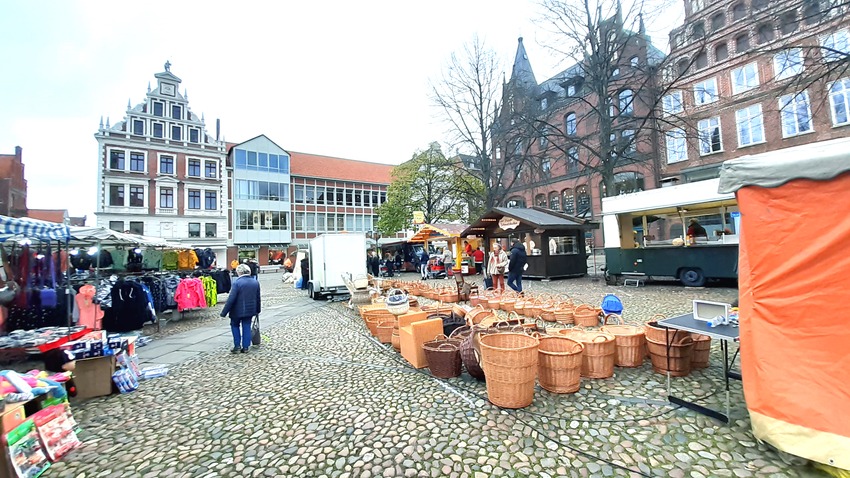 Martinimarkt auf dem Marktplatz Lüneburg am 10.11.2023. Foto: Lüne-Blog.