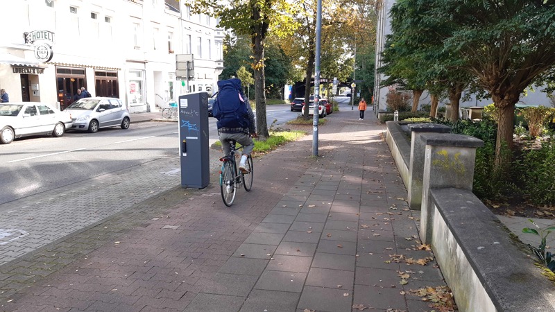 Foto: FUSS e.V. - Lünertorstraße, Südseite - Radweg.