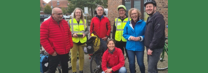 Gemeinsame auf Radtour. Von links: Detlev Schulz-Hendel MdL, Claudia Koops (ADFC), Michael Perschmann, Sabine Borchers., Uwe Jensen (beide ADFC), Julia Verlinden MdB, Pascal Mennen MdL. Foto: Büro Dr. Julia Verlinden.