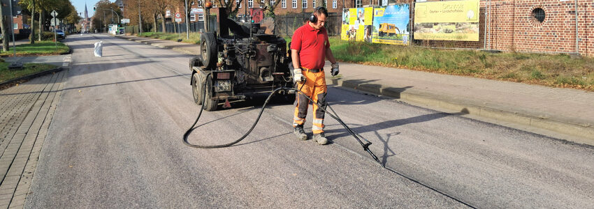 Schlaglochsanierung Bleckeder Landstraße. Foto: Hansestadt Lüneburg.