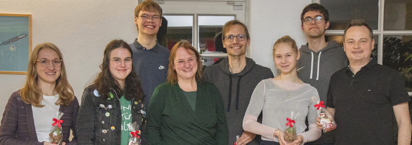 Foto: Malte Hübner/Grüne Lüneburg Der neue Vorstand v.l.n.r.: Tamira Mühlhausen, Jónina Hannappel, Nils Meyer, Barbara Beenen, Torsten Franz, Sam Bütow, Daniel Kosak, Heiner Seil.