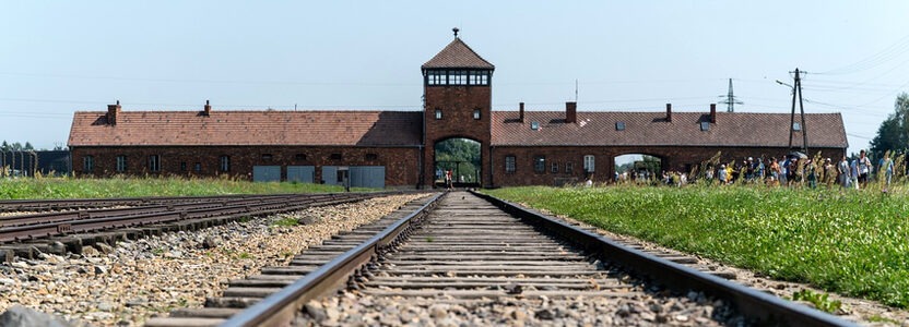 Konzentrationslager Auschwitz, Eingangsbereich. Foto: Piotr Zakrzewski, Pixabay.