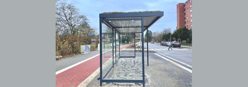 Bushaltestelle mit Gründach in der Wilhelm-Leuschner-Straße in Kaltenmoor. Foto: Hansestadt Lüneburg.