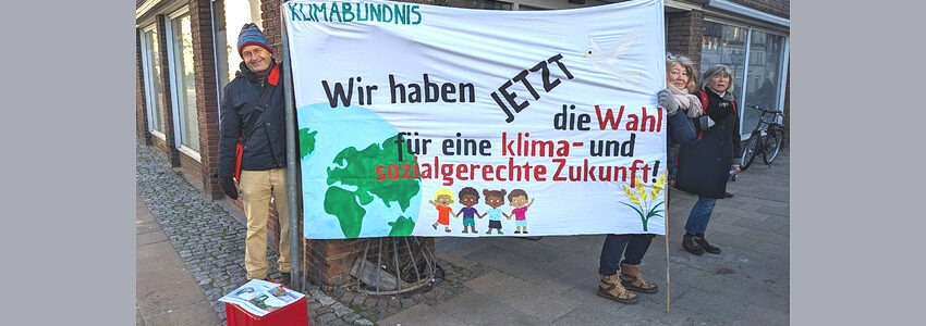 Mahnwache Klimabündnis - Bundestagswahl 2025. Foto: Klimabündnis Lüneburg.