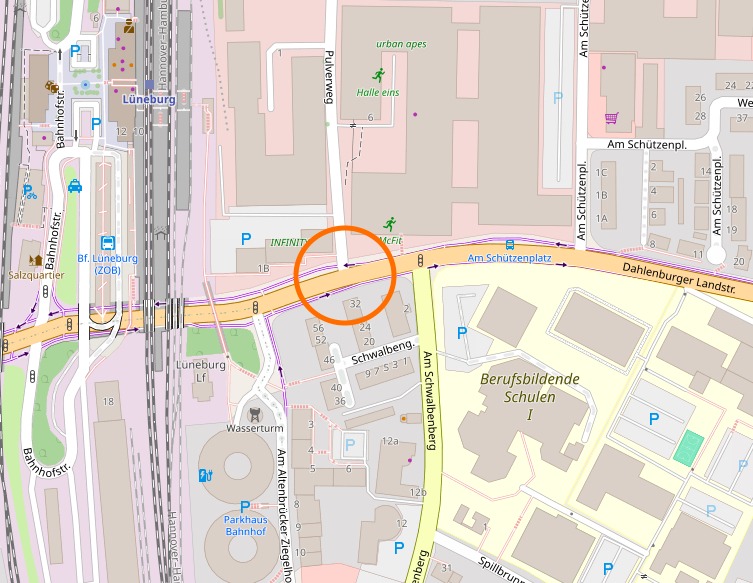 Kreuzungsbereich Dahlenburger Landstraße / Pulverweg Lüneburg. Karte: OpenStreetMap Mitwirkende.