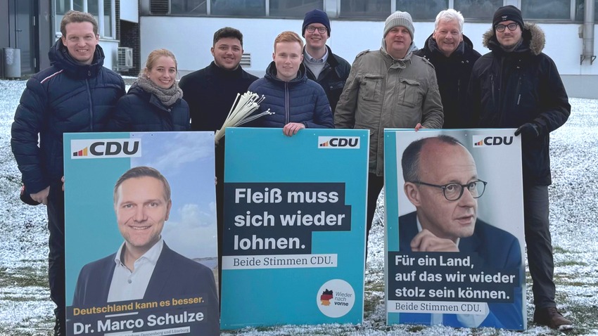 Foto: CDU-Stadtverband Lüneburg. Gemeinsame Plakataktion am 3. Januar 2025.