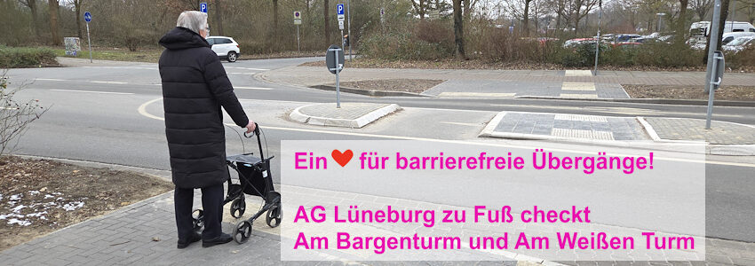 Foto: AG Lüneburg zu Fuß. GehCheck am Bargenturm, 20.02.2025. Der Übergang von der Bushaltestelle Richtung Parkplatz bietet eine sehr gute Querungsmöglichkeit.