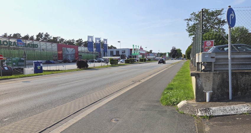 Foto: Lüne-Blog. Adendorf, Baumarkt, Artlenburger Landstraße / B209.