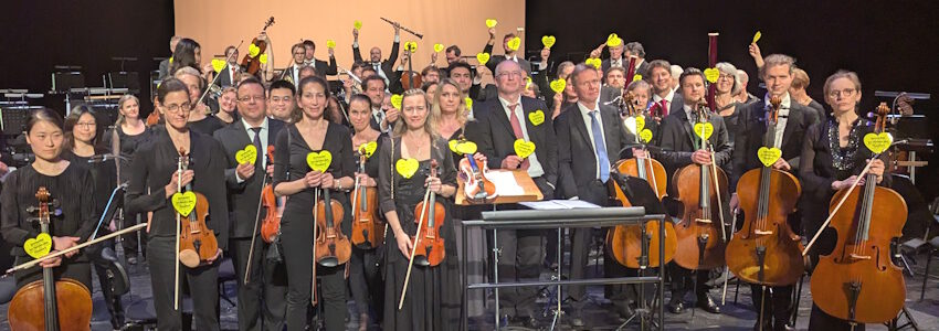 Foto: unisono Deutsche Musik- und Orchestervereinigung e.V. Das Philharmonische Orchester Lübeck erklärt sich solidarisch mit dem Orchester Lüneburg,