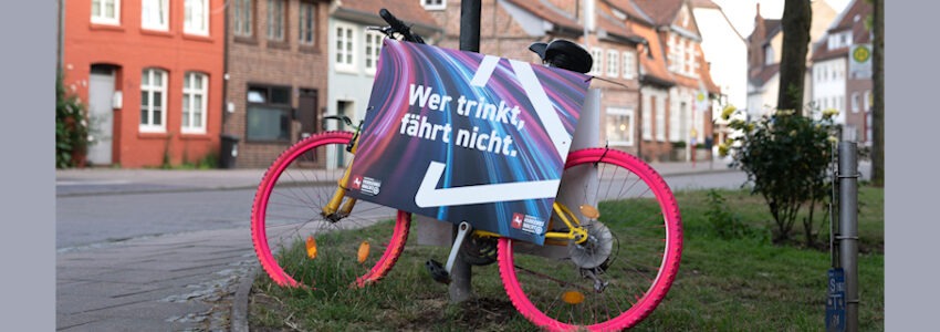 Wer trinkt, fährt nicht. Foto: Verkehrswacht Lünerburg.