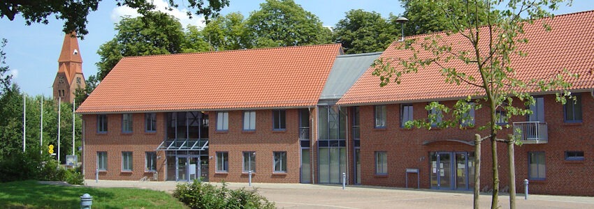 Foto: Gemeinde Bienenbüttel. Blick auf das Rathaus.