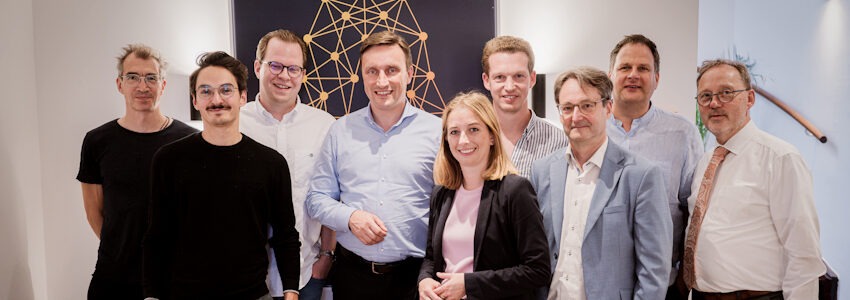 Foto: Hannah Bode / CDU-Landtagsfraktion. Sebastian Lechner und Anna Bauseneick besuchen die ERASON GmbH - 03.07.2025.