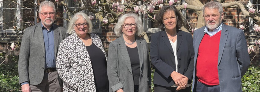 Foto: Seniorenbeirat Lüneburg. Der aktuelle Seniorenbeirat, August 2025. Von links: Heyner Heyen, Barbara Schmidt, Sibylle Bollgöhn, Petra Sarnes und Ulrich Mädge.