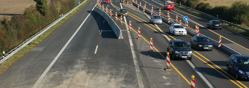 Baustelle auf der Autobahn. Foto: WikimediaImages, Pixabay.