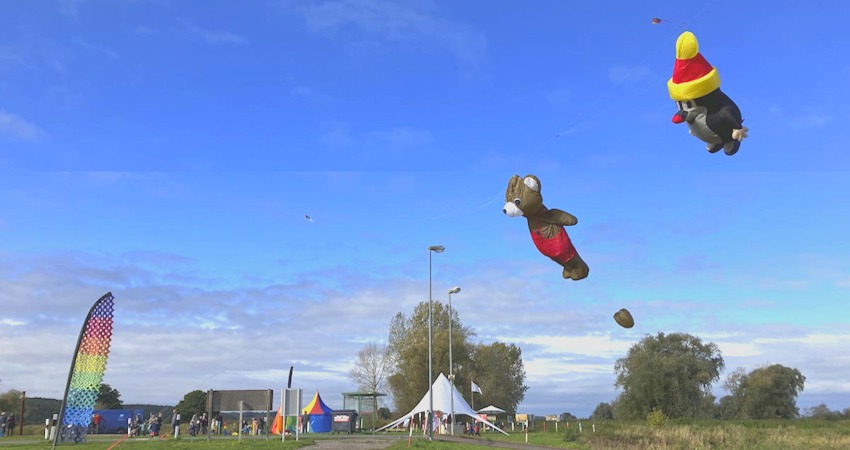 Foto: elbDORFaktiv e.V. Auch Teddys können als Drachen unterwegs sein!