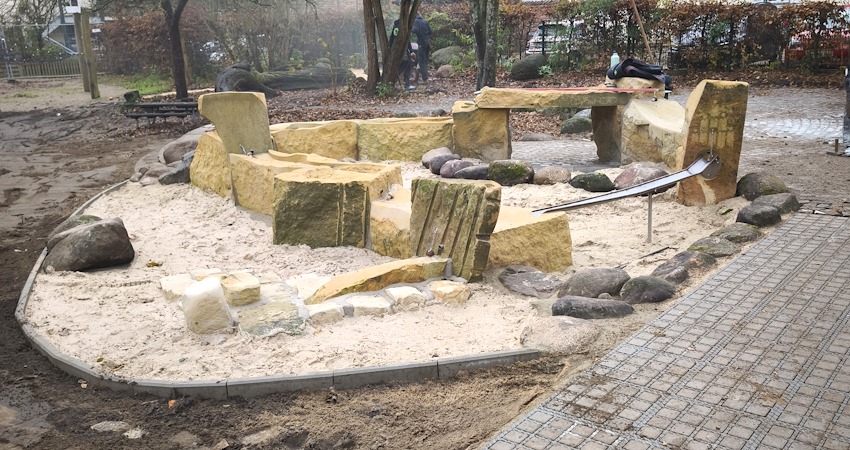 Foto: Hansestadt Lüneburg. Die neue Wassermatschanlage auf dem Spielplatz Salzbrückerstraße in der Altstadt wird im kommenden Frühjahr eingeweiht. 