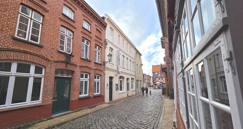 Foto: Lüne-Blog. Das Künstlerhaus in der Elbstraße in Lauenburg. 