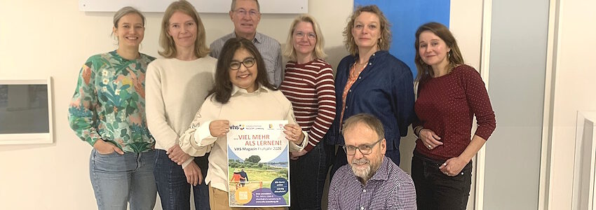 Foto: VHS REGION Lüneburg. Freuen sich auf Gäste in der Kennenlernwoche im Januar 2026: Das Team der VHS Region Lüneburg.