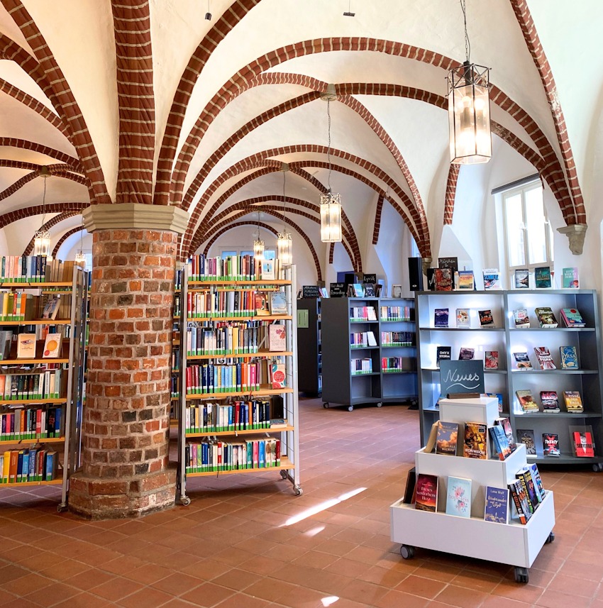 Foto: Hansestadt Lüneburg. Ratsbücherei Lüneburg: Gotische Halle.