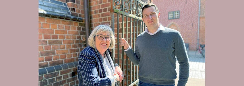 Foto: Hansestadt Lüneburg. Susanne Twesten übergibt die Leitung des Fachbereichs Ordnung und Bürgerservice an Patrick Klose, den sie in den vergangenen Wochen eingearbeitet hat.