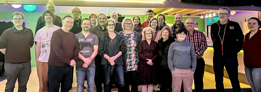 Foto: Andrea Weber. Sie sind stolz auf ihr erfolgreiches Angebot: Das Das Orga Team des Repair Cafés und der Fahrradwerkstatt Lauenburg.