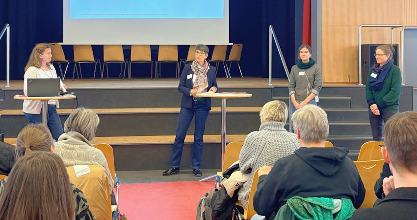 Foto: Landkreis Lüneburg. Erste Kreisrätin Yvonne Hobro begrüßt die Teilnehmenden beim ersten von vier Workshops zur Schulentwicklung in Hansestadt und Landkreis am 4. Februar 2026. 