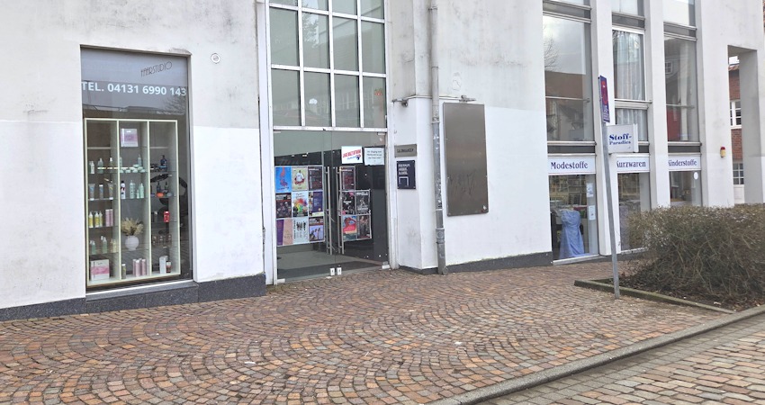 Foto: Lüne-Blog. Jugendzentrum Stadtmitte, Salzstr. 1, Lüneburg. Der Eingang befindet sich an der Straße Auf der Altstadt. Hier ist auch der Eingang zum Salon Hansen.