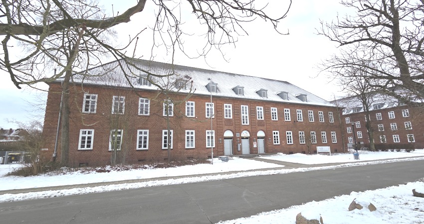 Foto: Lüne-Blog. Arbeitsgericht Lüneburg, Adolph-Kolping-Str. 2, Lüneburg Neu Hagen, im Schnee.