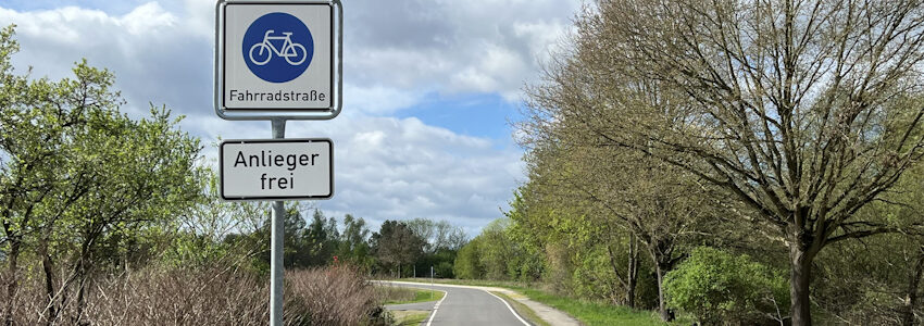 Foto: D. Drazewski, Landkreis Lüchow-Dannenberg. Neue Fahrradstraße zwischen Wustrow und Lüchow.
