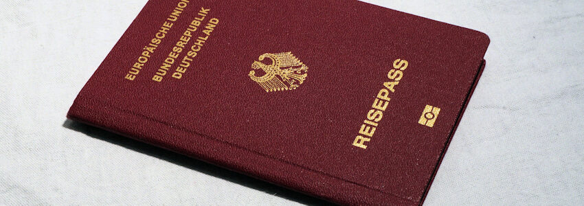 Foto: webandi, Pixabay. Deutscher Reisepass.