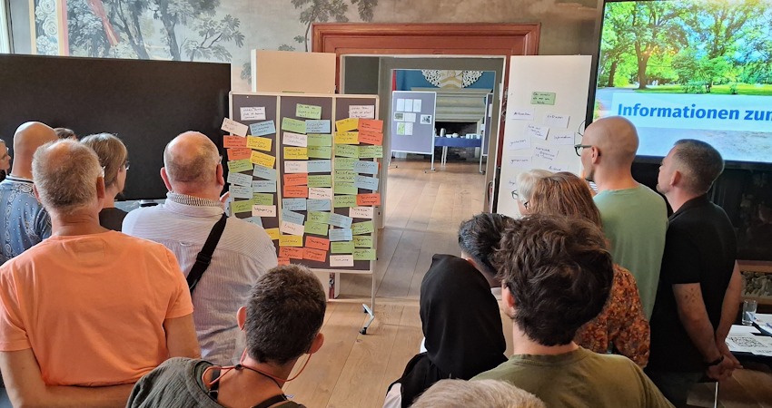 Foto: Hansestadt Lüneburg. Auftakt zum Bürger*innenrat am 15. August 2026. Bis November 2026 beschäftigt sich das Gremium mit der Weiterentwicklung des Kurparks.