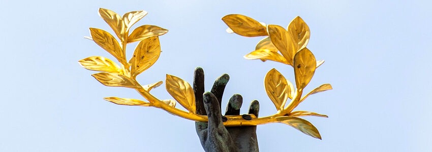 Foto: wal_172619, Pixabay. Lorbeerkranz, Preisverleihung, Ehrung - Symbolbild.