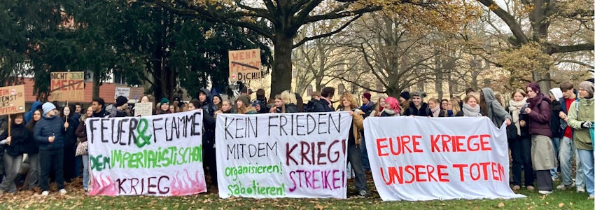Foto: Friedensbündnis Lüneburg. Schulstreik in Lüneburg am 5.12.2025 gegen eine Wieder-Einführung der Wehrpflicht.