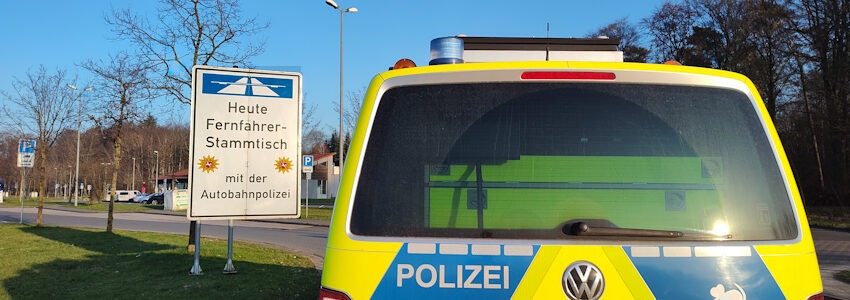 Foto: Polizeidirektion Lüneburg. Fernfahrerstammtisch der Polizeidirektion an der Rastanlage Ostetal.